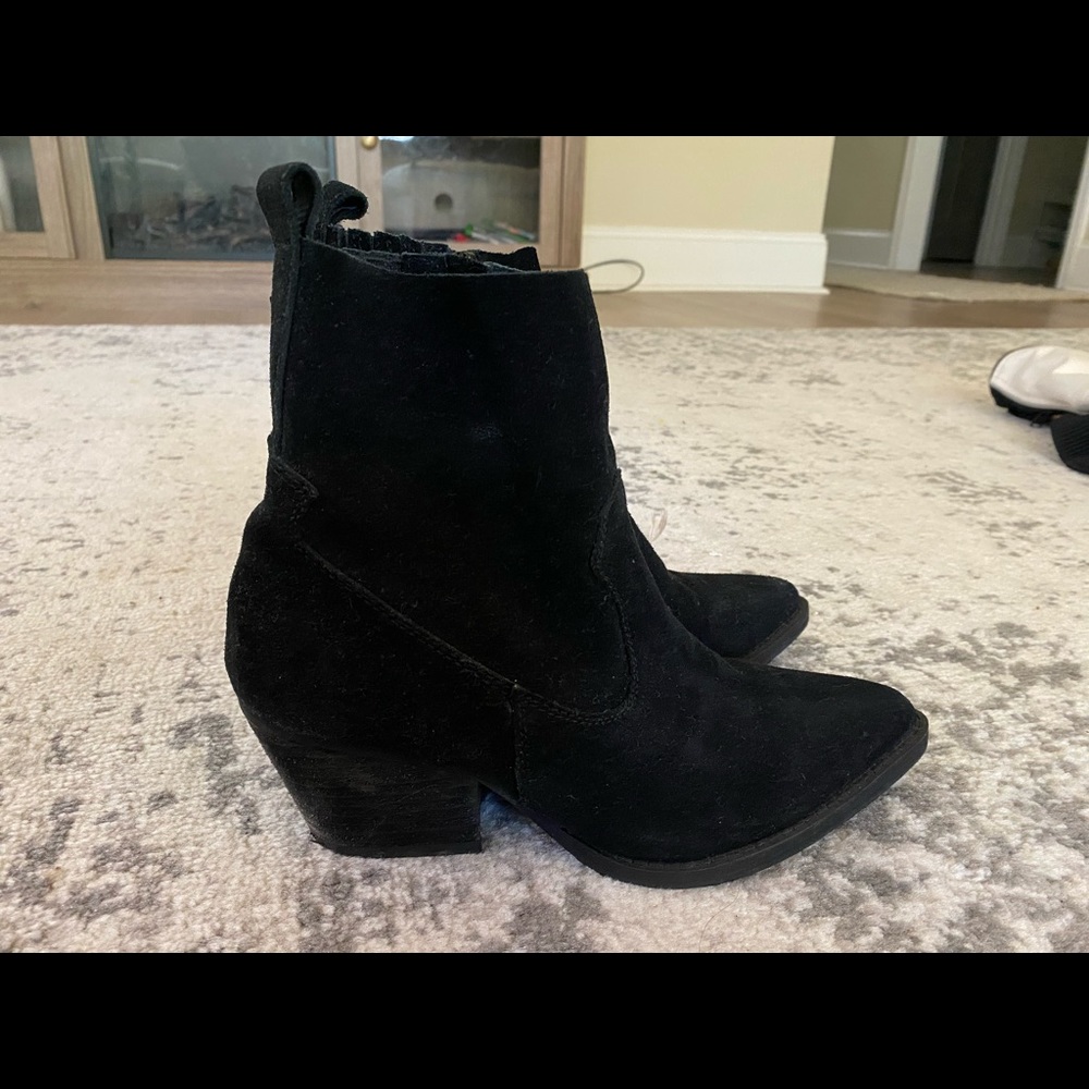 Size 6 Jeffrey Campbell black suede ankle boots